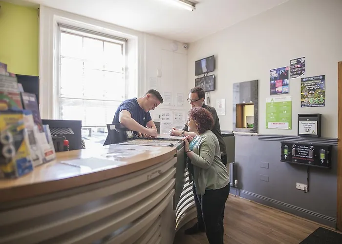 Abrahams אכסניה